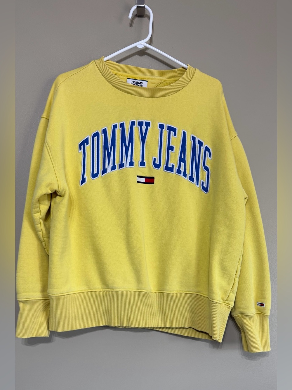 Y2K Tommy Jeans Butter Yellow 100% Cotton Embroidered Crewneck
